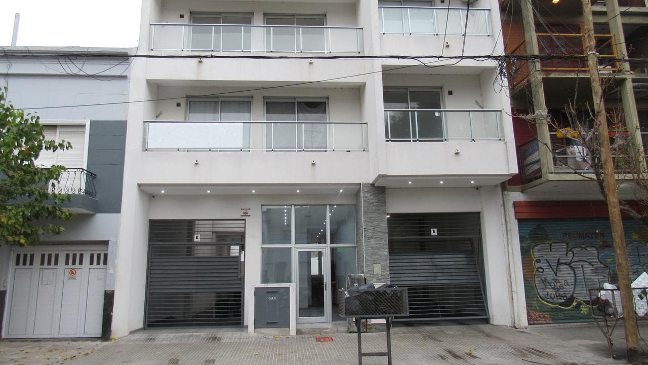 Cochera en alquiler en La Plata calle 5 e / 62 y 63 - Dacal Bienes Raices - 1