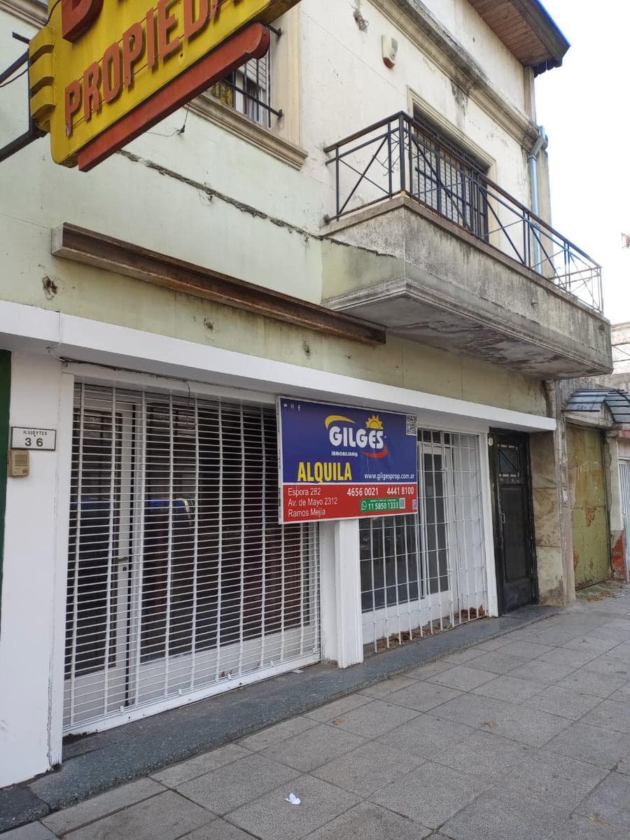 Local 33M² Buen Estado en Ciudadela - 1