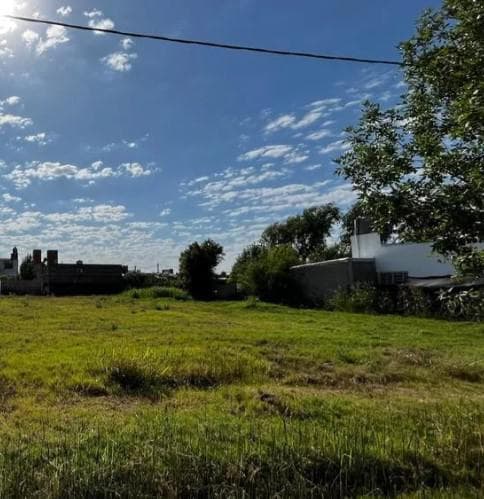 VENTA LOTE -BARRIO PUNTA CHACRA-ZAVALLA - 1