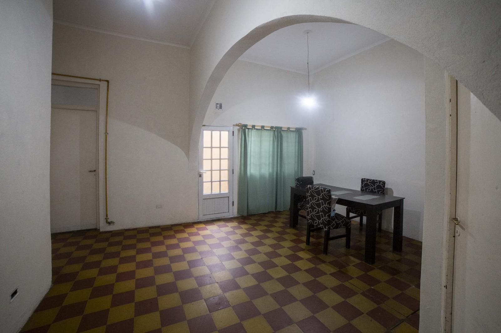Casa en venta, 3 ambientes con garaje y terraza. - 1