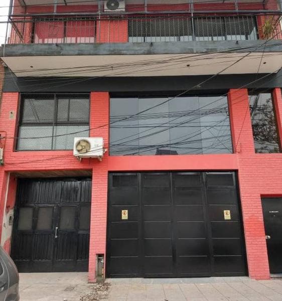 Excelente inmueble comercial con deposito y oficinas - 1