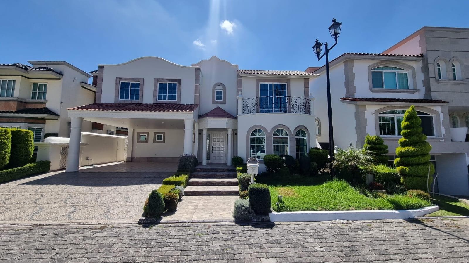 CASA EN RENTA EN PROVIDENCIA, METEPEC, FRENTE A TOWN SQUARE - 1