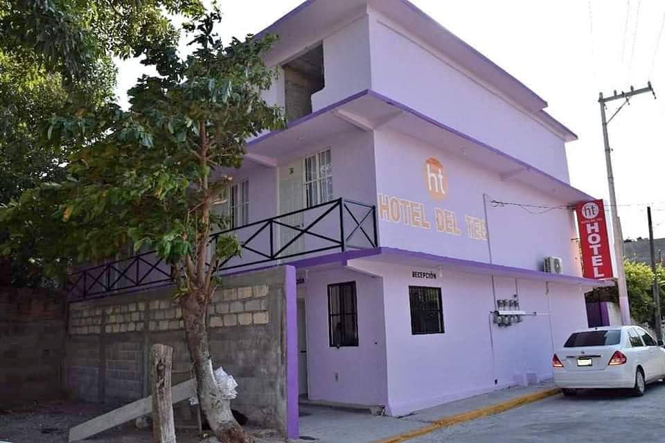 Hotel en VENTA JUCHITAN OAXACA - 1