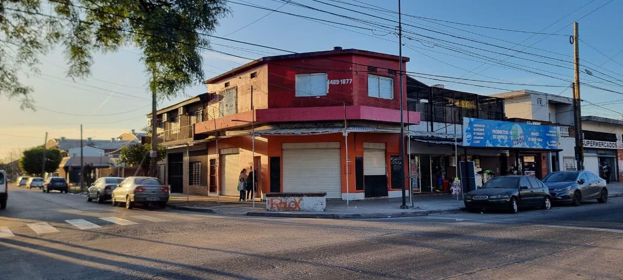 Local en Moron - 1