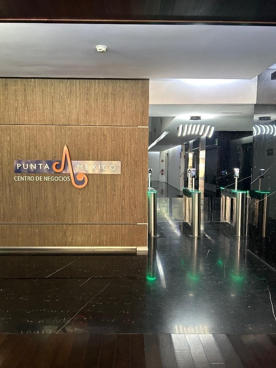 Oficinas en venta en Punta México, Avenida México, Luis Cabrera - 1
