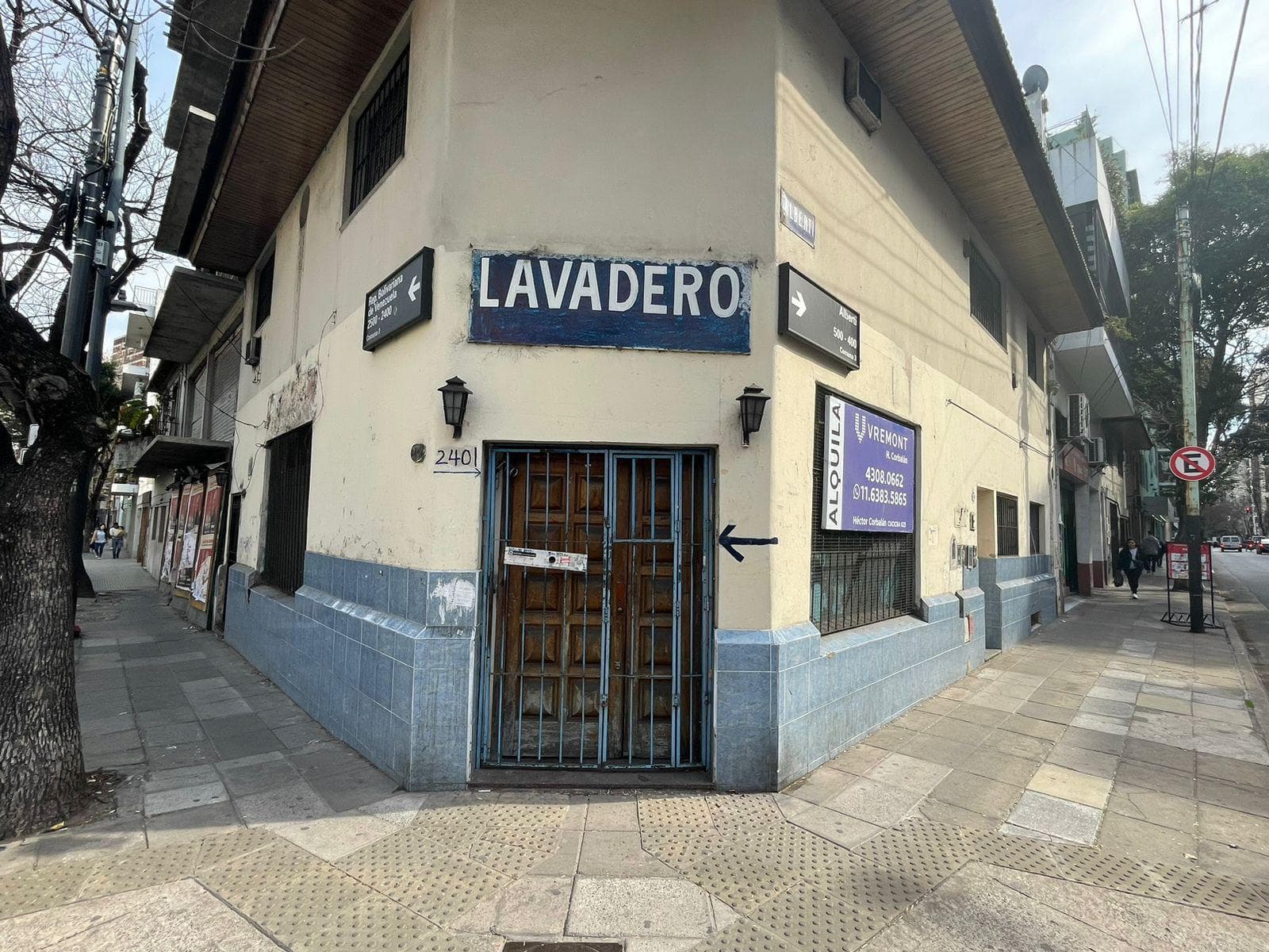 Venezuela 2400, esquina Alberti. Local en alquiler. Balvanera. - 1