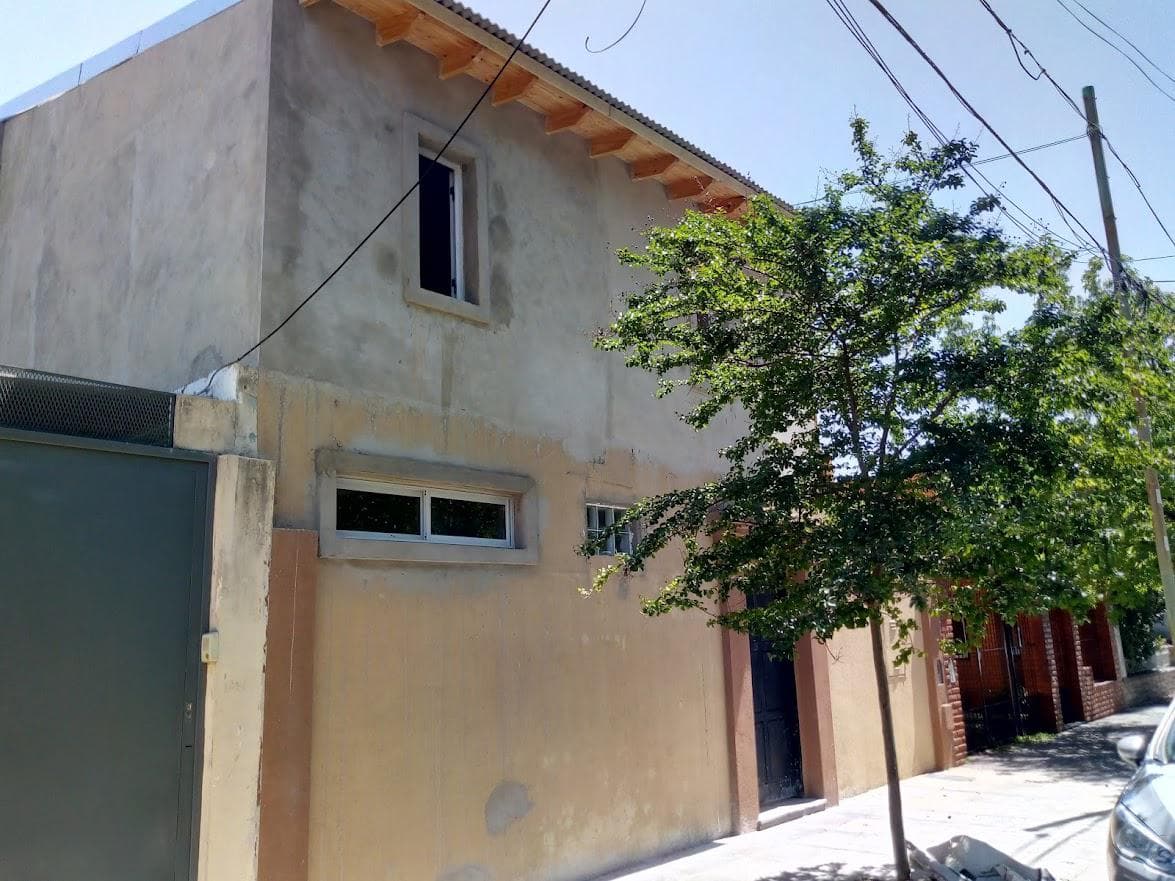 Calingasta 1800 - Casa 5 Ambientes ideal 2 flias - Villa del Parque - 1