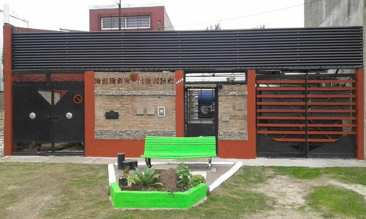 Edificio Comercial - 8 Dormitorios 6 Baños - 270Mts2 - Florencio Varela - 1