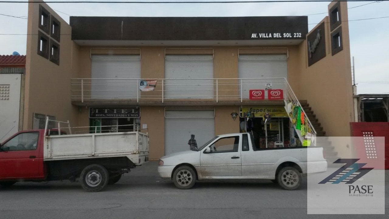 Plaza de seis Locales en venta en Villas del sol - 1