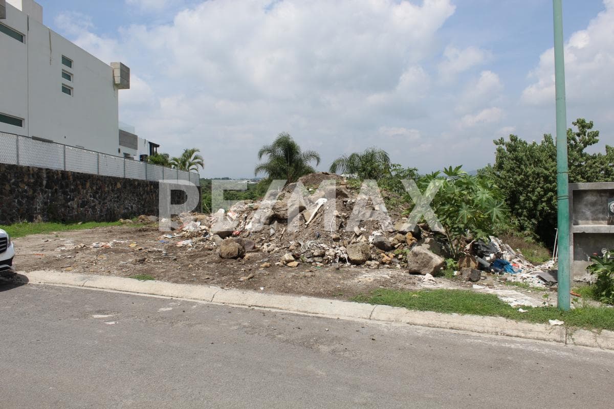Terreno en Venta en Morelos Fraccionamiento Lomas de Cocoyoc - 1