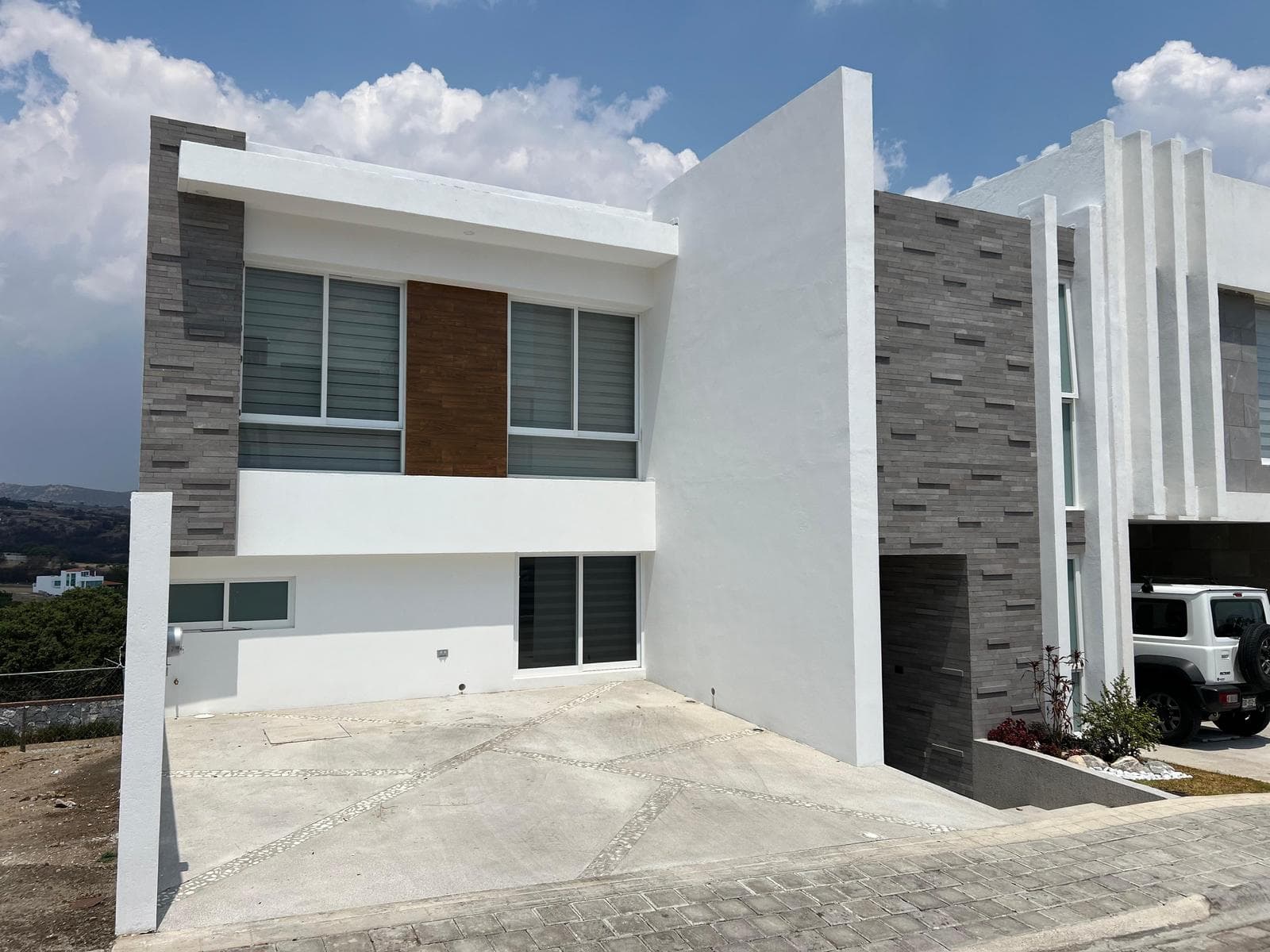 CASA EN VENTA EN FRACCIONAMIENTO FARASI, HARAS DEL BOSQUE - 1