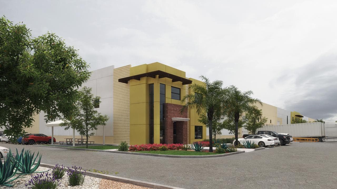 NAVE INDUSTRIAL EN RENTA DE 10,380 M2, EN TECATE, B.C. - 1