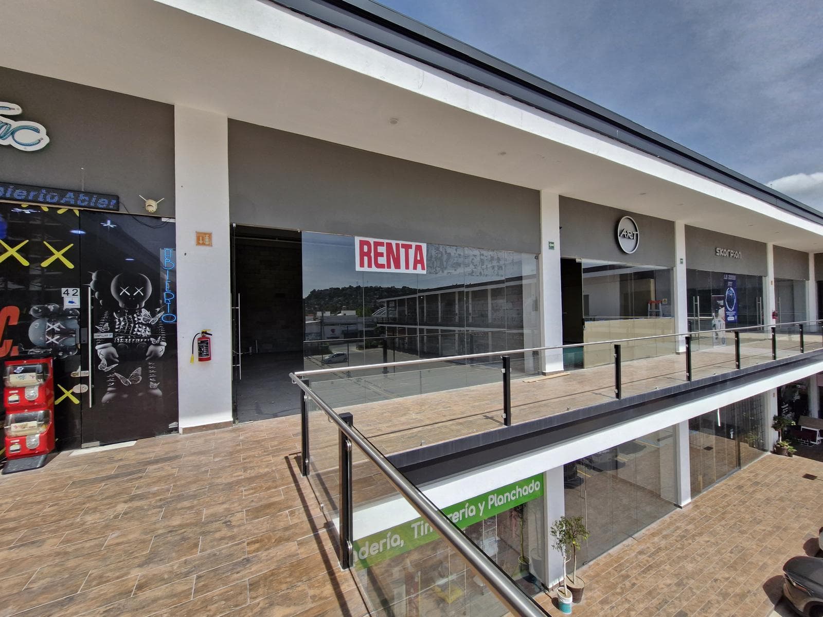 VENTA | RENTA Local Comercial, Servicios u Oficina de 76.68 m2 obra gris - 1