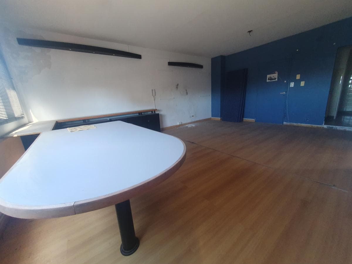 Alquiler 36 meses oficina comercial de 65 metros zona puerto - 1