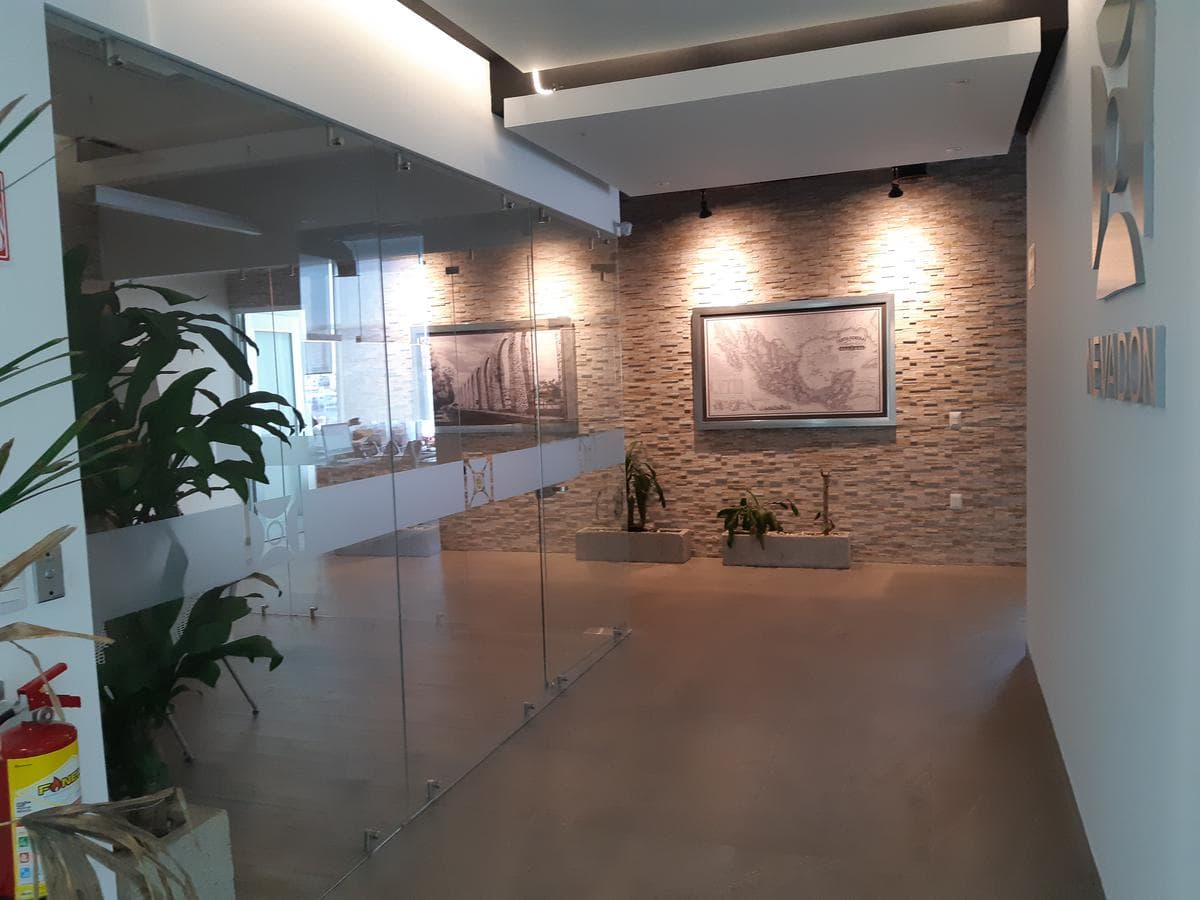 RENTA Oficina Corporativo ORVIT Qro. de 198 m2 totalmente acondicionada - 1