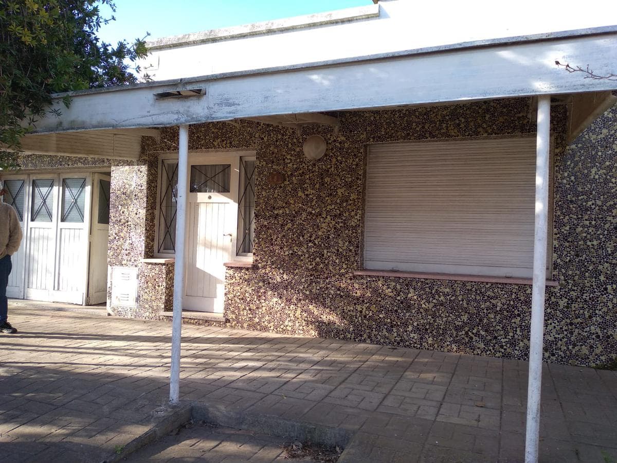 Casa en venta - 4 Dormitorios 2 Baños - 430 mts2 - 9 De Julio - 1