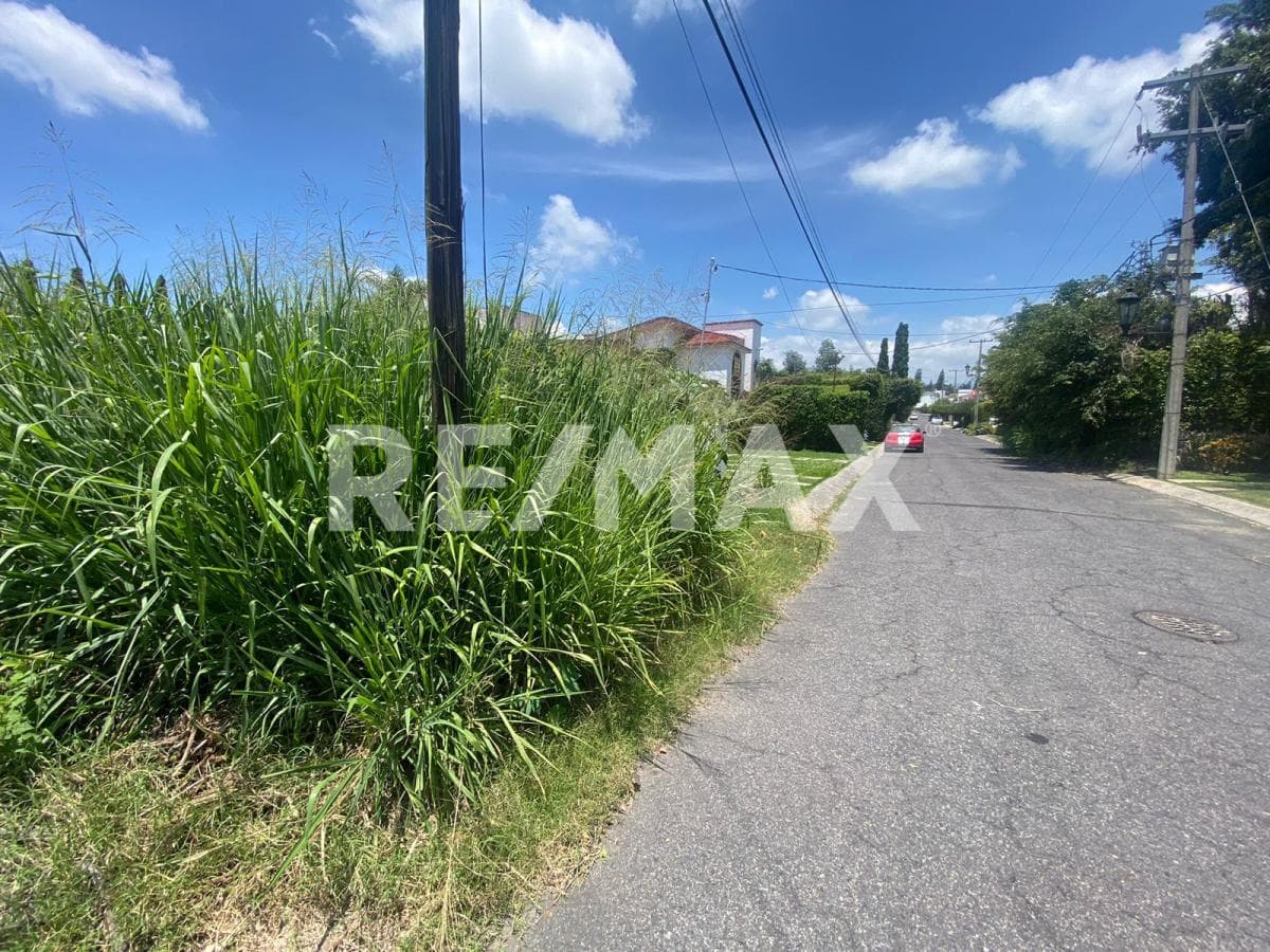 Terreno en Venta en Morelos, Fraccionamiento Lomas de Cocoyoc - 1