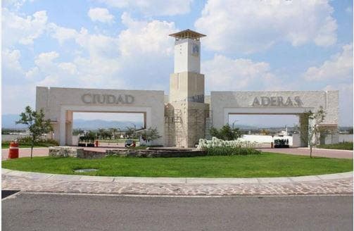 TERRENO COMERCIAL EN VENTA, CIUDAD MADERAS SUR II - 1