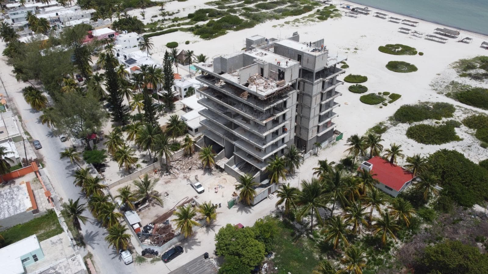 Departamento en Departamento en venta de 2 recamaras frente al mar de Sisal, Yucatan - Rosa Palmar Piso 4 Mod A - 1