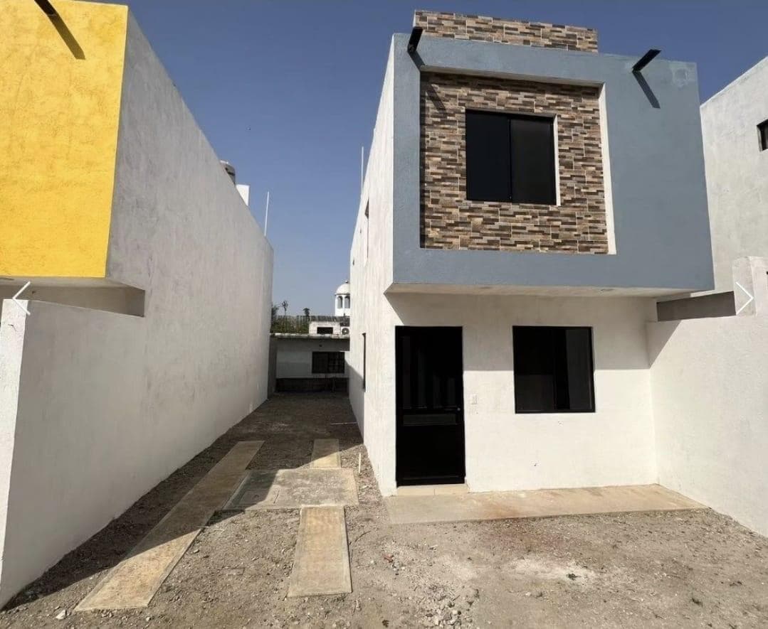 Casa en Venta en Col. Santa Elena, Moralillo, Veracruz - 1