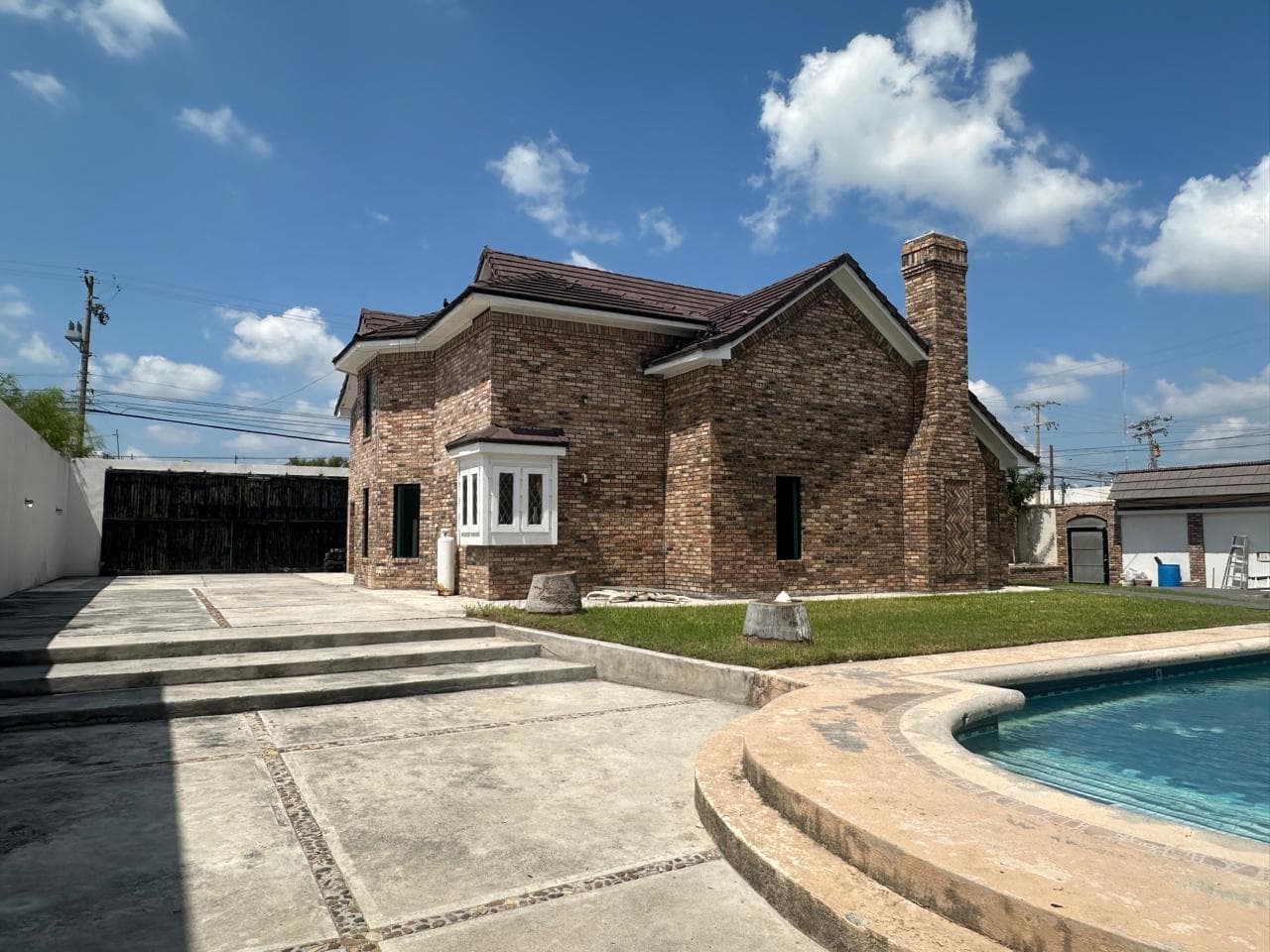 CASA EN VENTA CALLE OCTAVA 444 FRACC. LAS FUENTES - 1