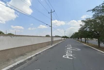 Terreno en Venta en Fraccionamiento Privado en Portal de Zuazua, Sector Diamante - 1