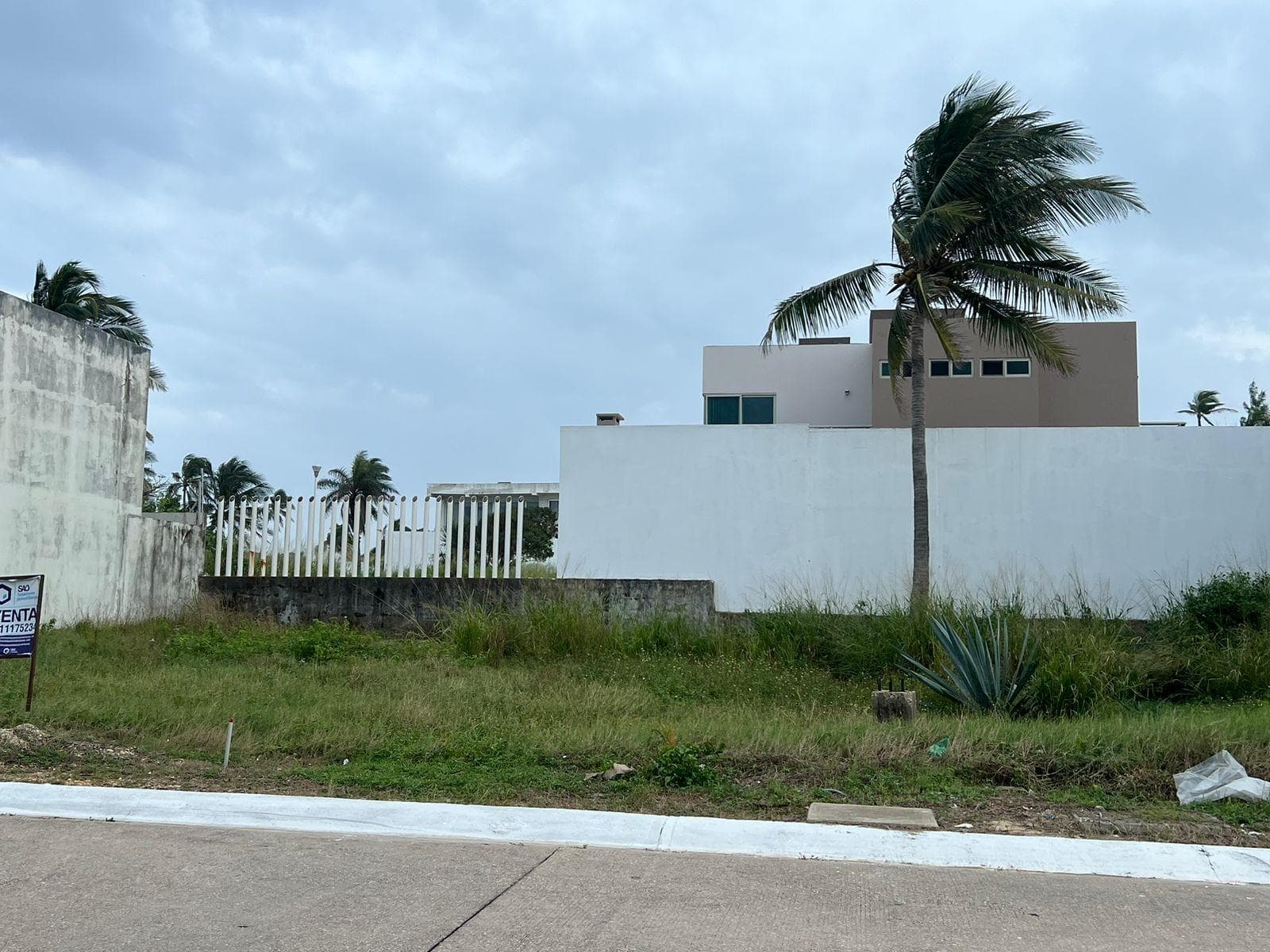 Terreno en Venta calle Palma Estrella, Fracc. Palma de Mallorca, Coatzacoalcos, Ver. - 1