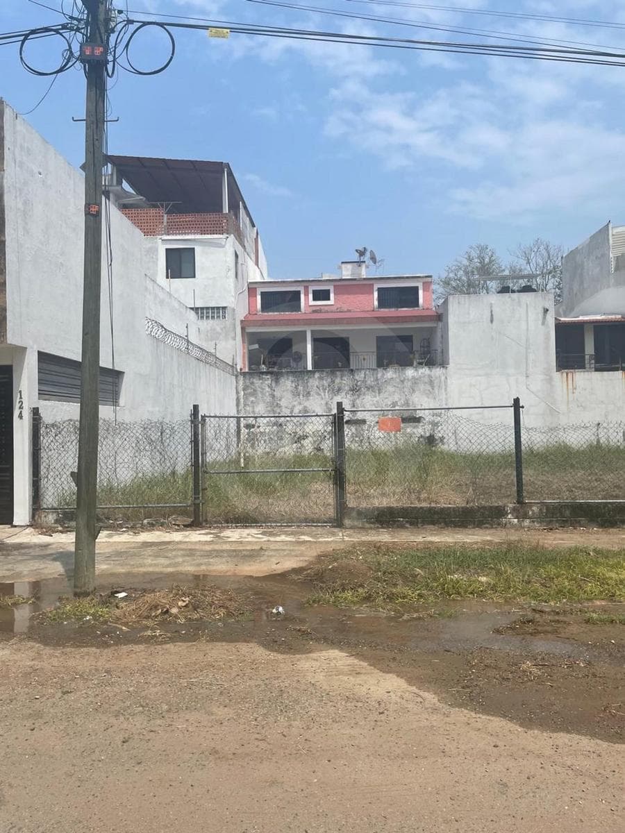 Terreno Residencial en Venta en Fraccionamiento Prados de Villahermosa, Villahermosa Centro, Tabasco - 1