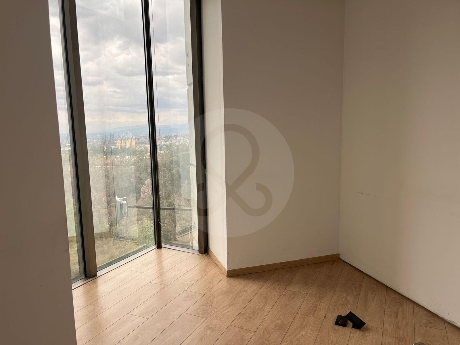 173m2 Oficina en renta en Lomas Altas Torre Quadrata - 1
