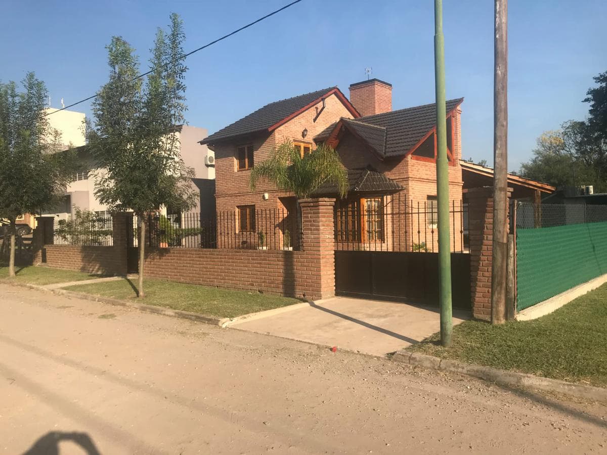 VENTA HERMOSA CASA DE 3 DORM. EN RIO CEBALLOS, CON ESCRITURA - 1