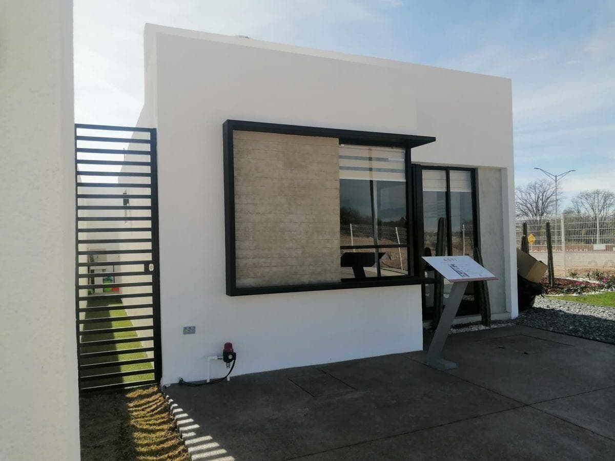 Casa en venta de un piso zona norte - 1