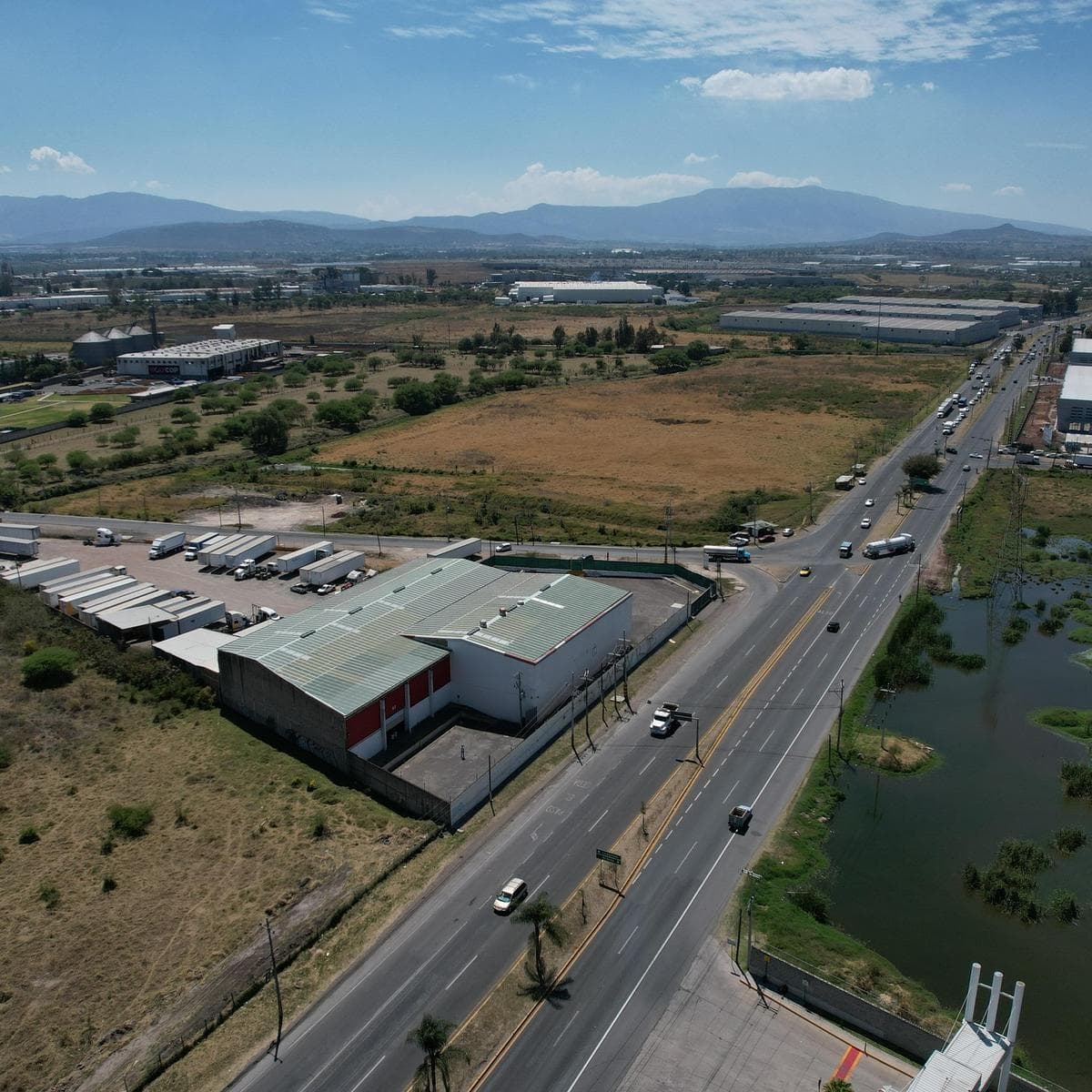 Bodega Industrial en Venta en El Salto KC0141 - 1
