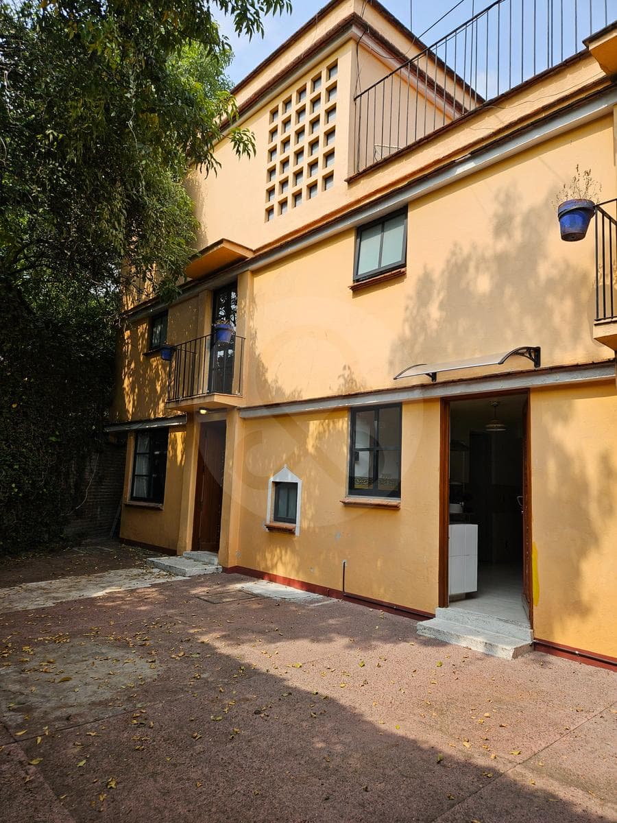 SE VENDE BONITA CASA EN COYOACAN EN CALLE CERRADA - 1