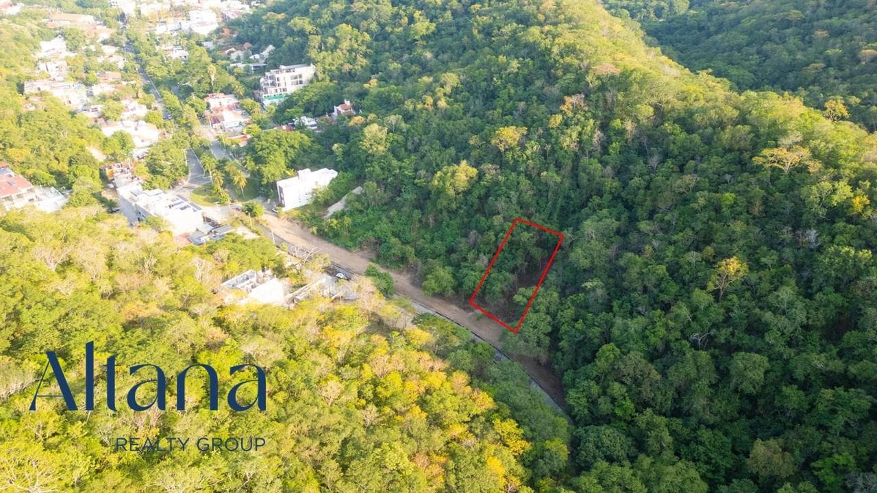 TERRENO EN VENTA EN BAHÍAS DE HUATULCO, TERRENO CERCA DE LA PLAYA - 1