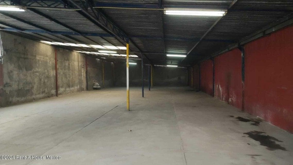 Local en Avenida Ejidos, Santa Maria Tulpetlac, Ecatepec de Morelos - 1