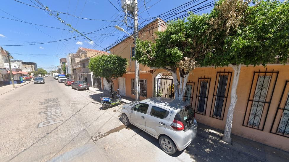 Casa en VENTA DE REMATE BANCARIO - 1