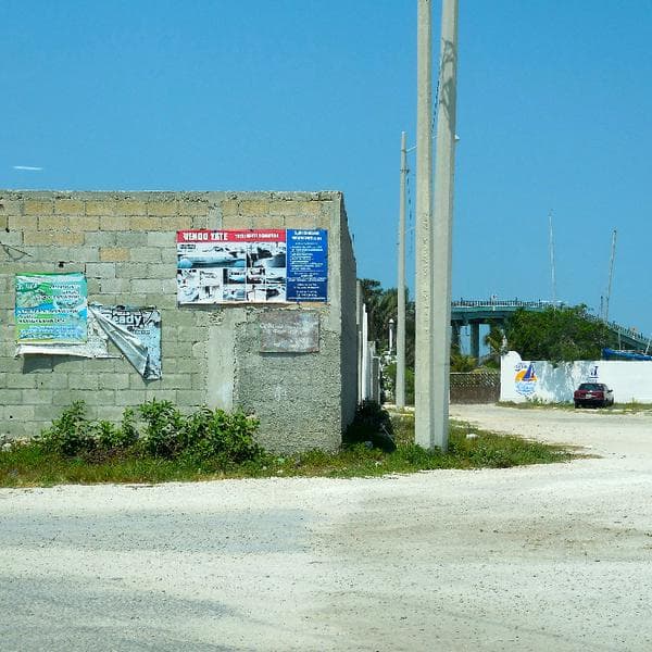 Terreno comercial en Renta Yucalpeten - 1