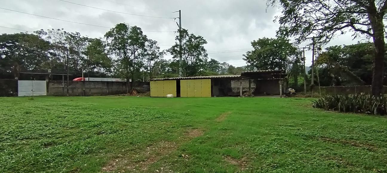 RENTA DE BODEGA COMERCIAL A PIE DE CARRETERA Y VIAS DEL TREN EN SEBASTOPOL TUXTEPEC OAXACA - 1
