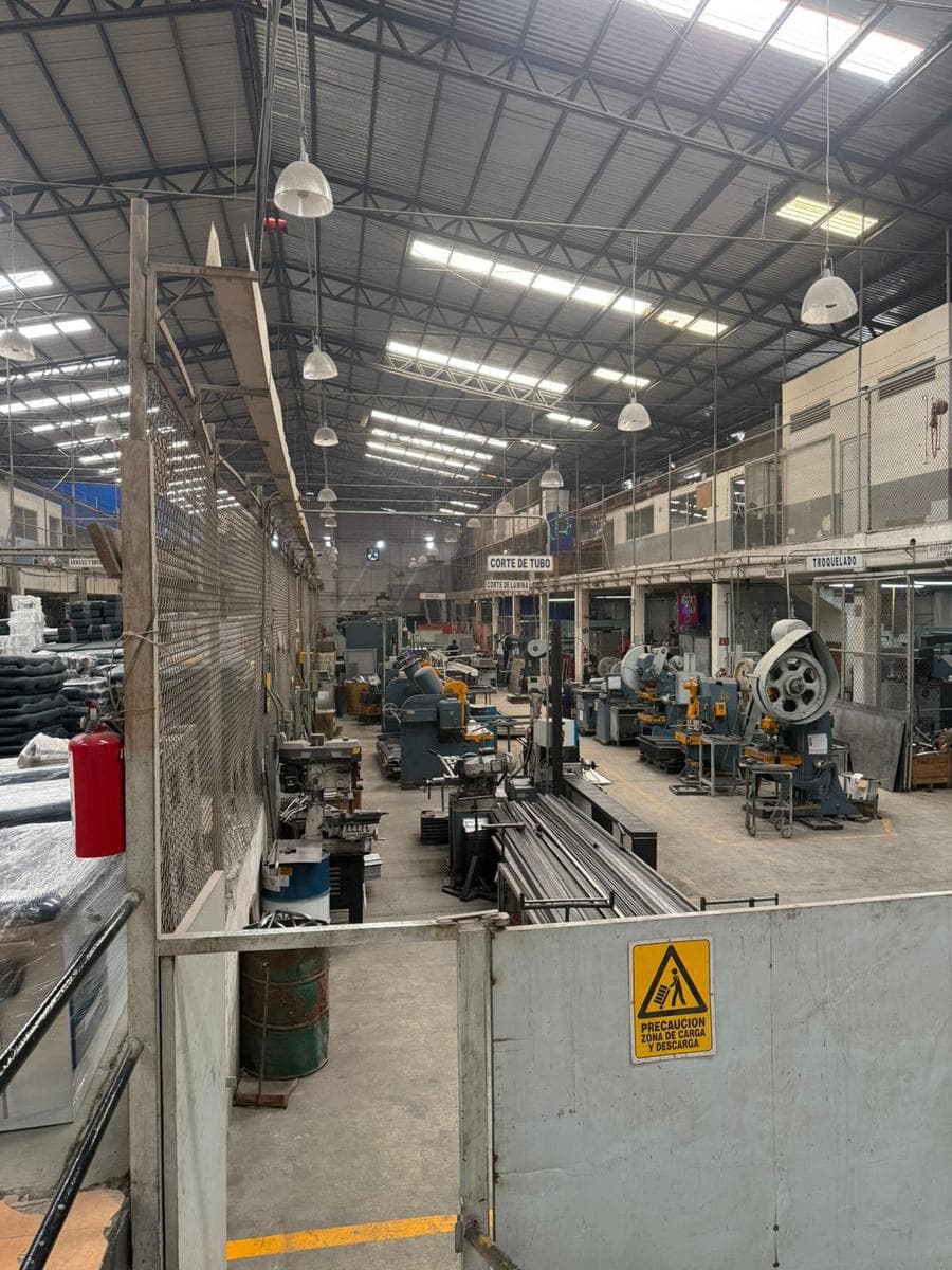 Bodega Industrial en venta en Taxqueña y Tlahuac - 1