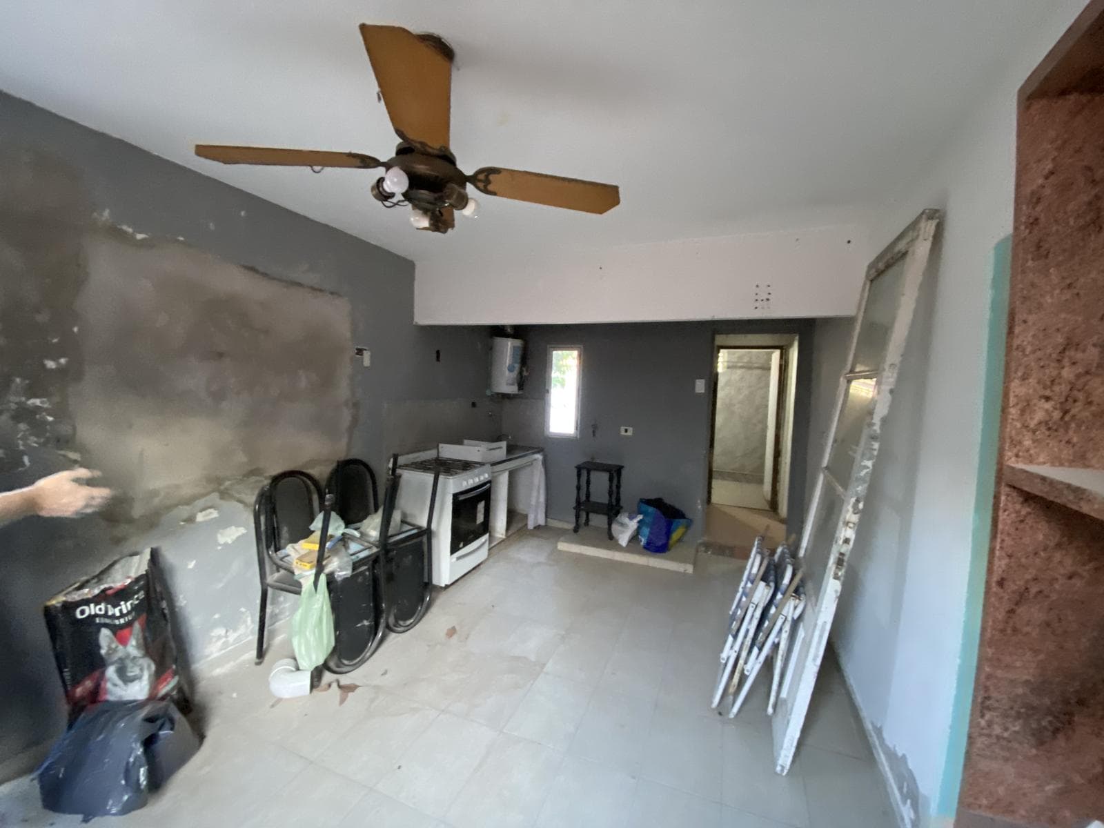 VENTA CASA INTERNA DOS DORMITORIOS - CENTRO, PÉREZ - 1