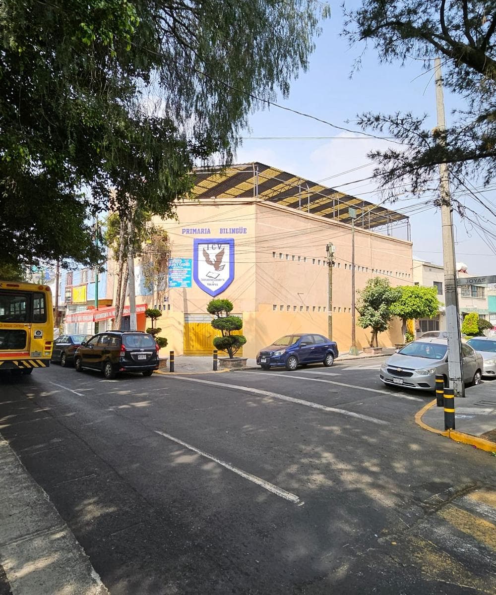 PROPIEDAD EN RENTA VARIOS USOS, ESCUELA, CLINICA, OFICINAS, ETC. - 1