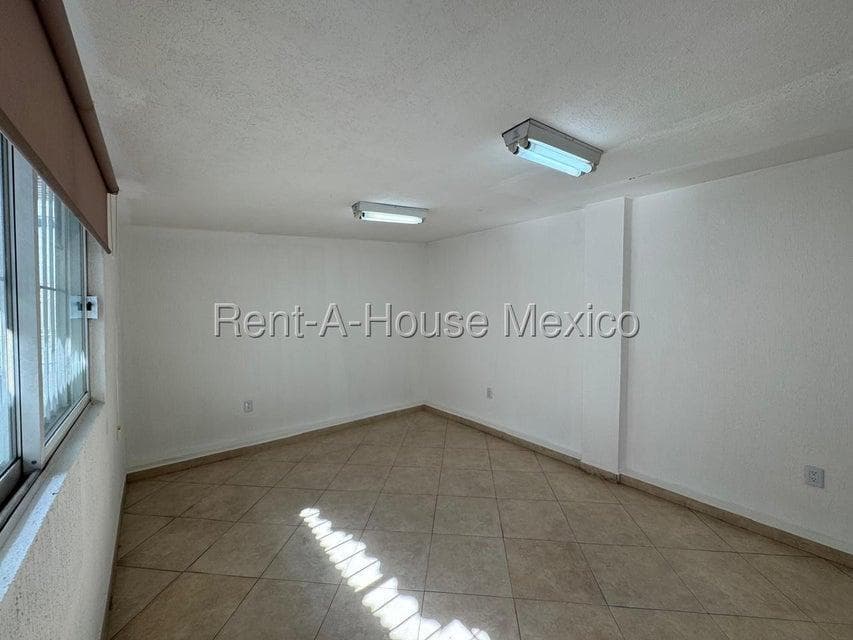 Oficina en Renta en Avenida Azcapotzalco, Centro de Azcapotzalco RU 25-2089. - 1