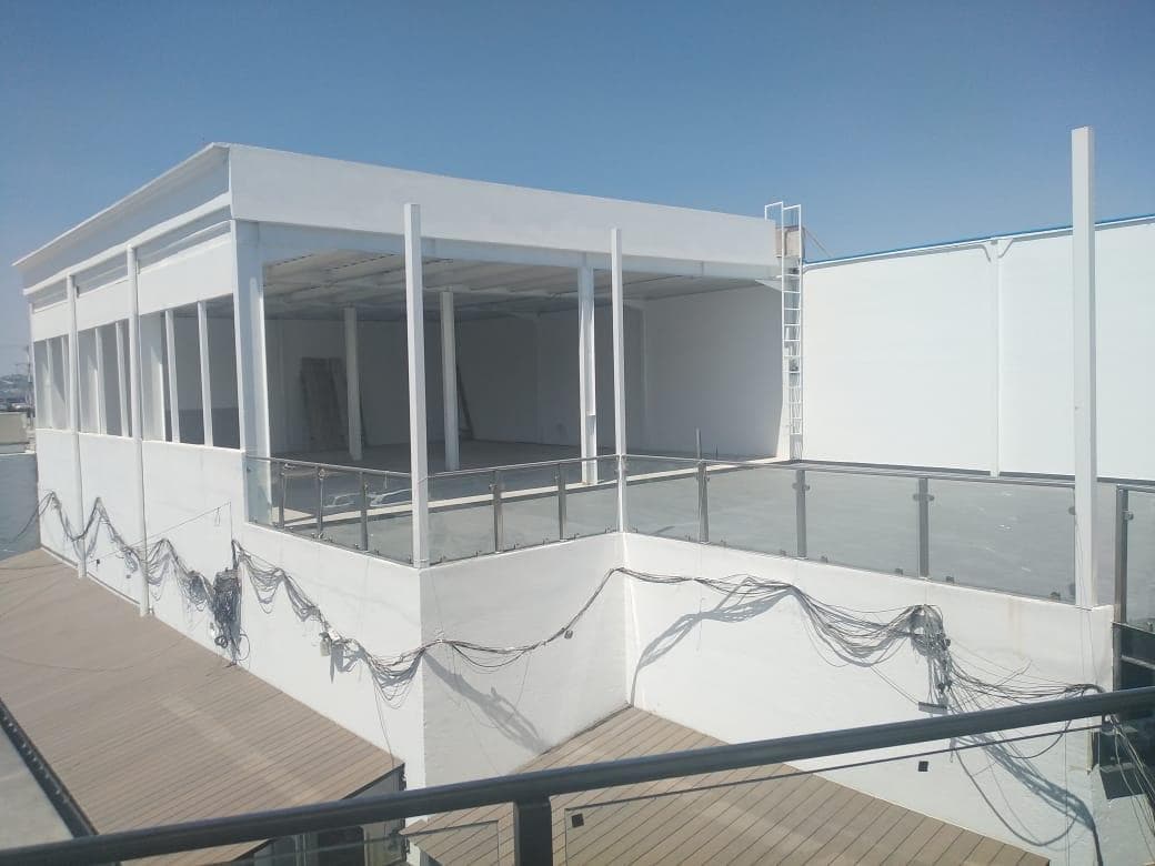 Local Comercial con Terraza descubierta - 1
