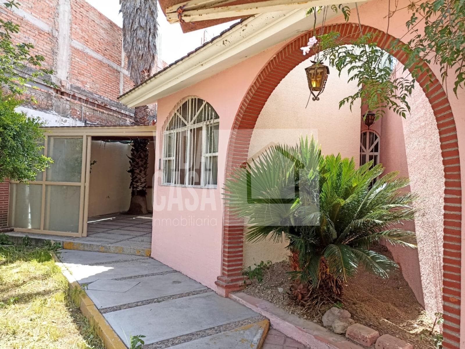 Casa con Locales en el Centro de Jesús María - 1