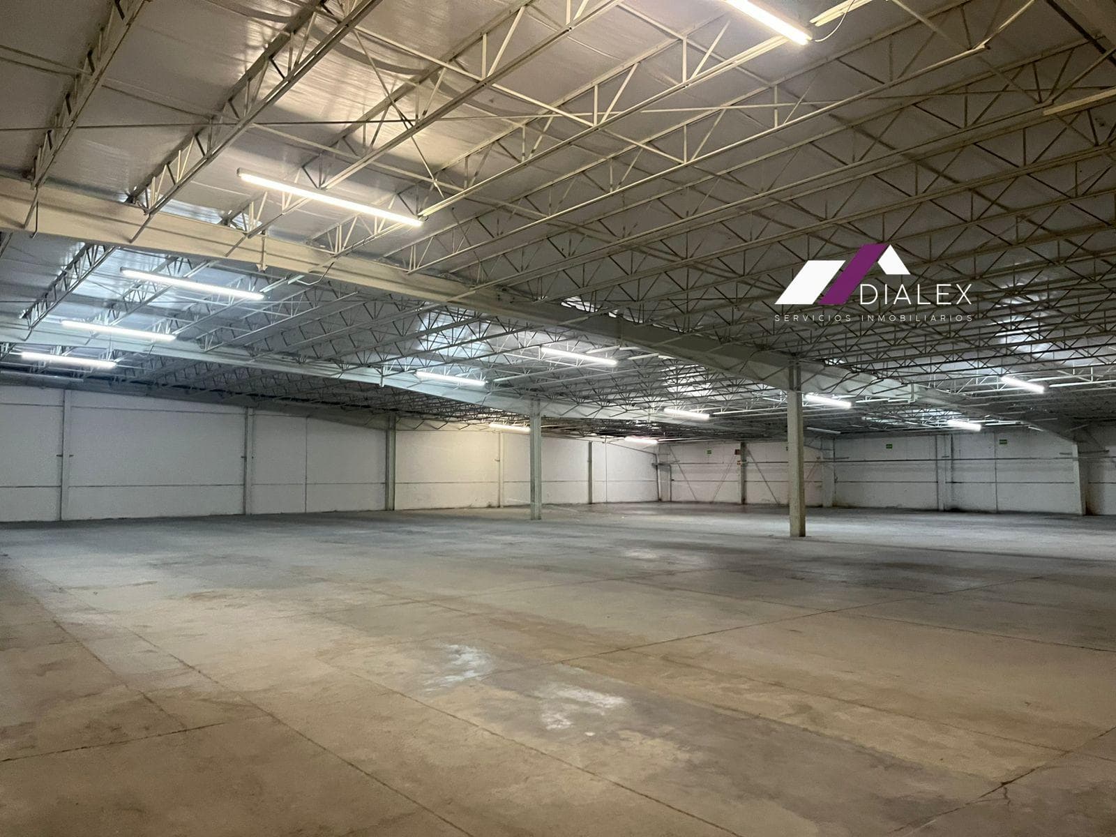 Bodega en RENTA de 3,198 m2 - Parque Industrial Stiva Barragan en San Nicolás de los Garza. - 1
