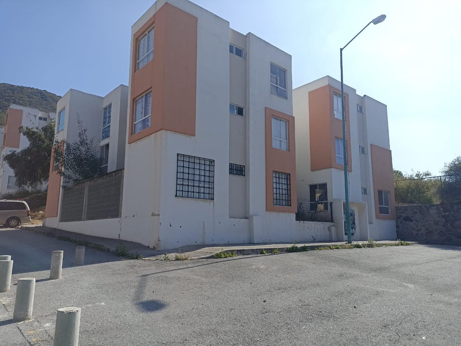 DEPARTAMENTO EN VENTA EN SEXTA CERRADA DE CALAKMUL,HUEHUETOCA. - 1