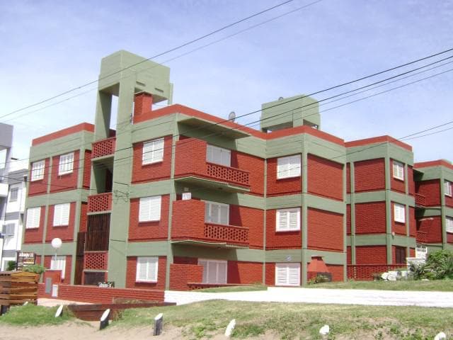 Departamento - Venta - Villa Gesell - 3 Ambientes - Cochera Cubierta - 1