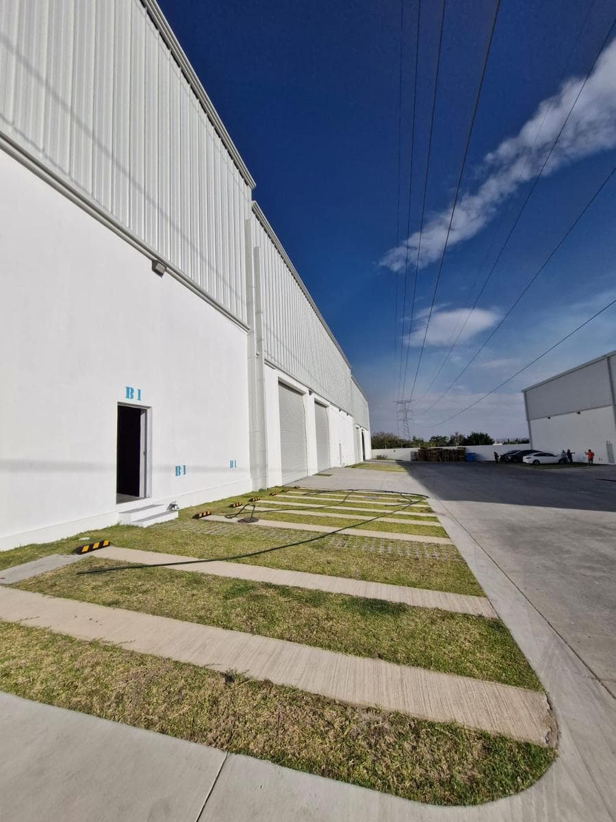 Se Renta Bodega Industrial en Camino a las Cañadas, Zapopan - 1