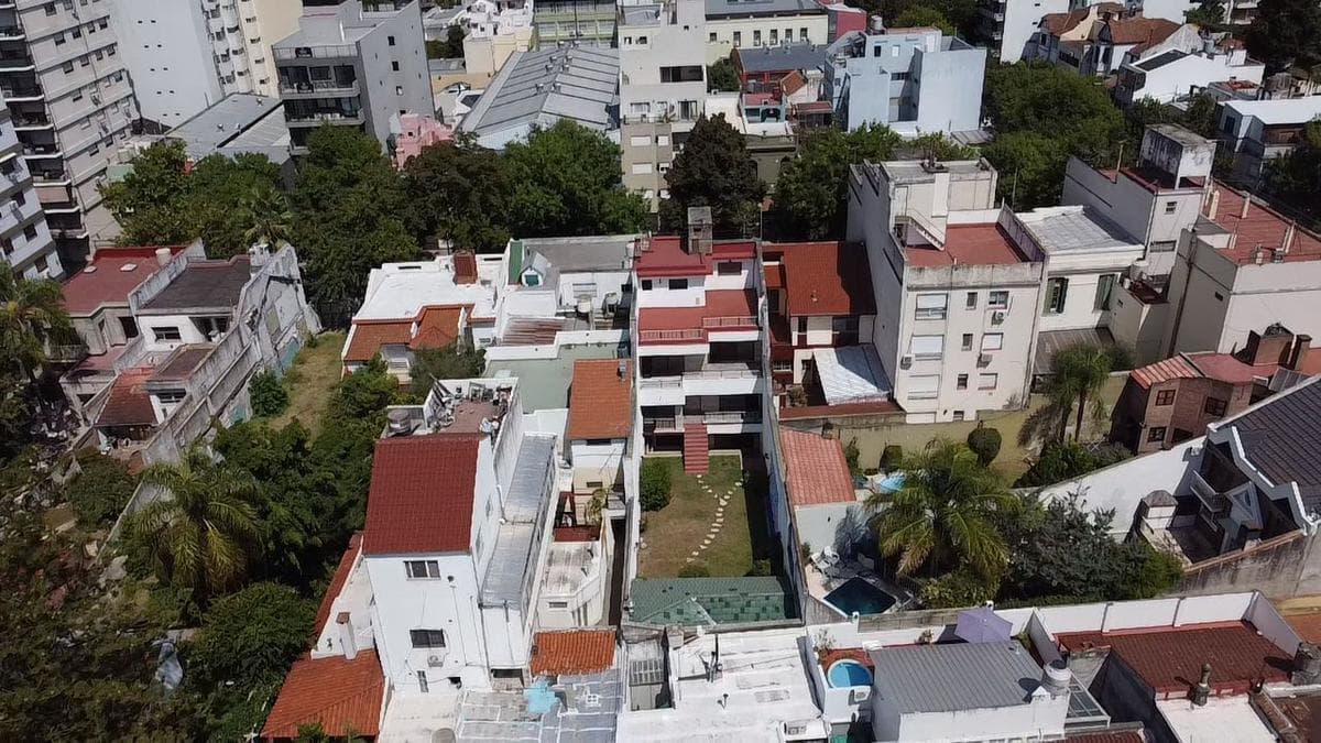 VENTA DE LOTE, CONST. 7 PISOS 10 COCHERAS, VILLA DEL PARQUE - 1