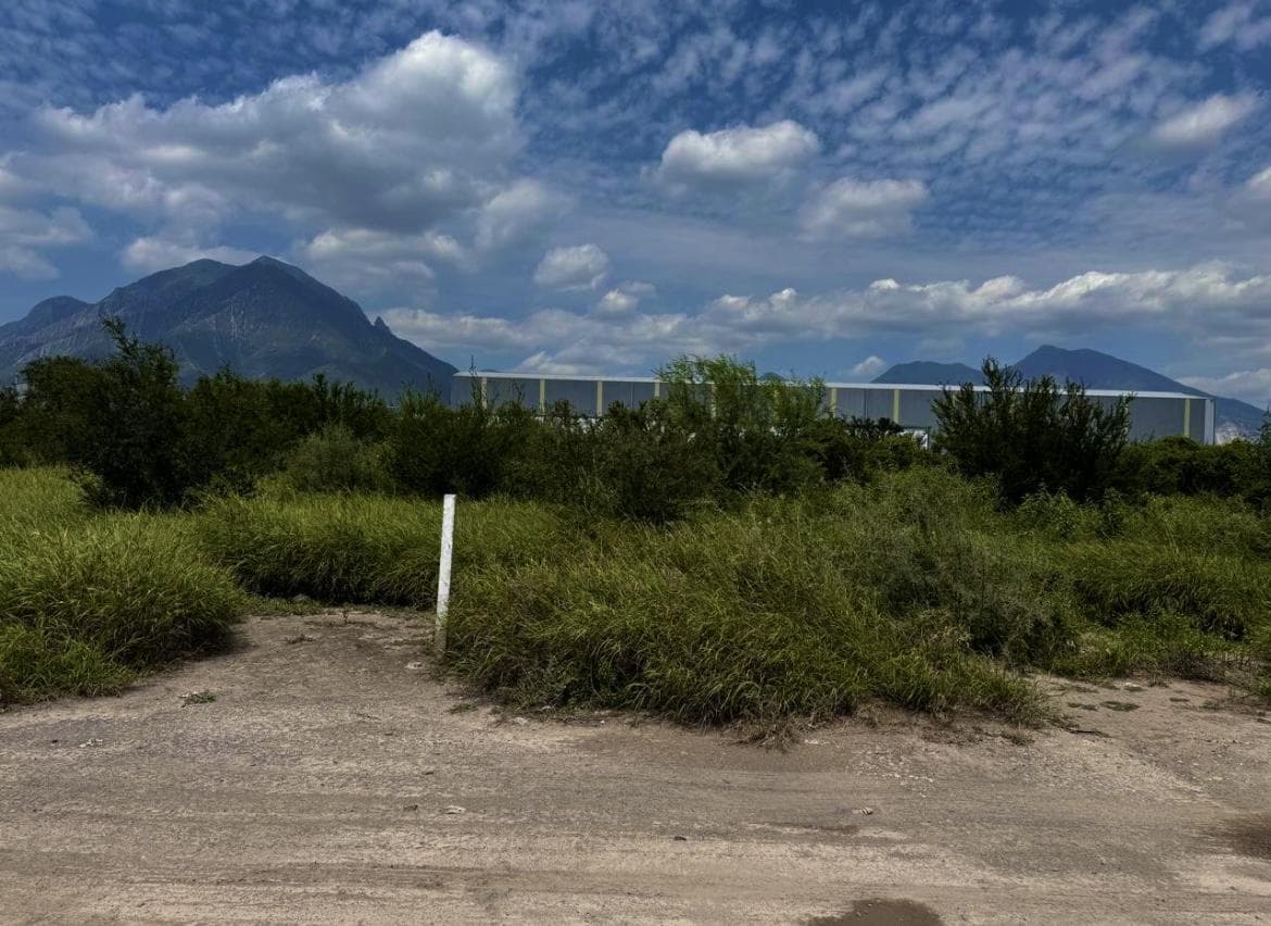 VENTA DE TERRENO INDUSTRIAL - 1